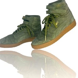 Puma Womens Sky High Top Sneakers Shoes Green Top Leather Lace Up Straps Size 8